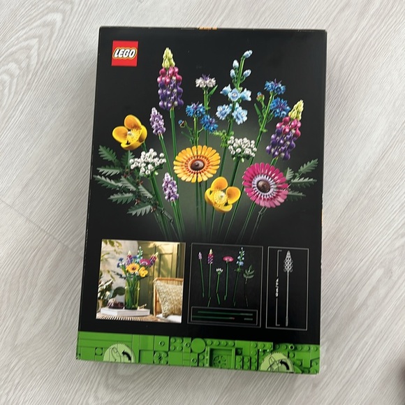 New Lego wildflower Bouquet - Picture 3 of 7